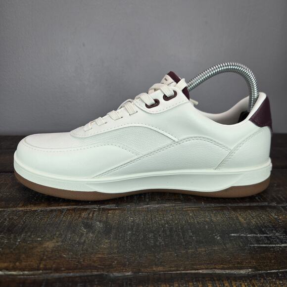 Athletic_Shoes